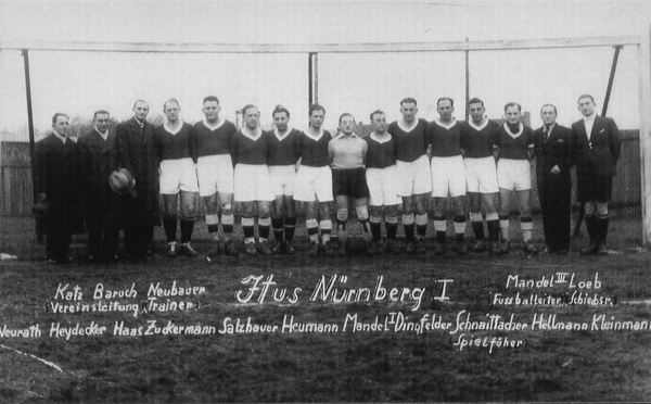 Mannschaft und Funktionäre des ITUS Nürnberg (ca. 1936/37).
