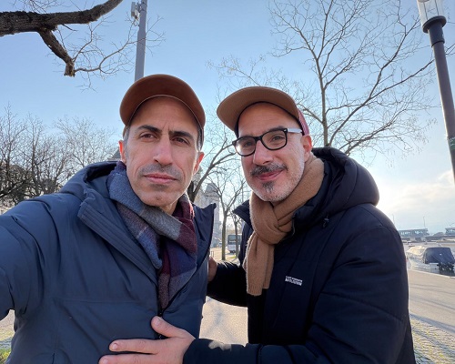 „The Strangers are the Friends“