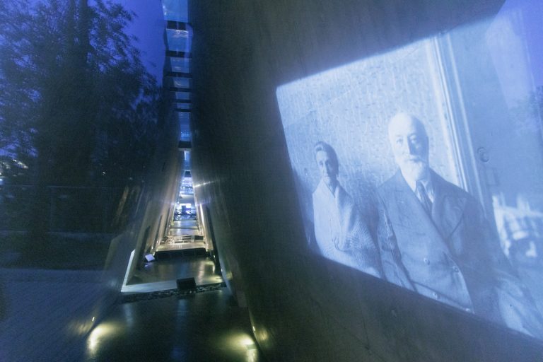 Yizkor – Ein Fotoessay von Polina Schneider